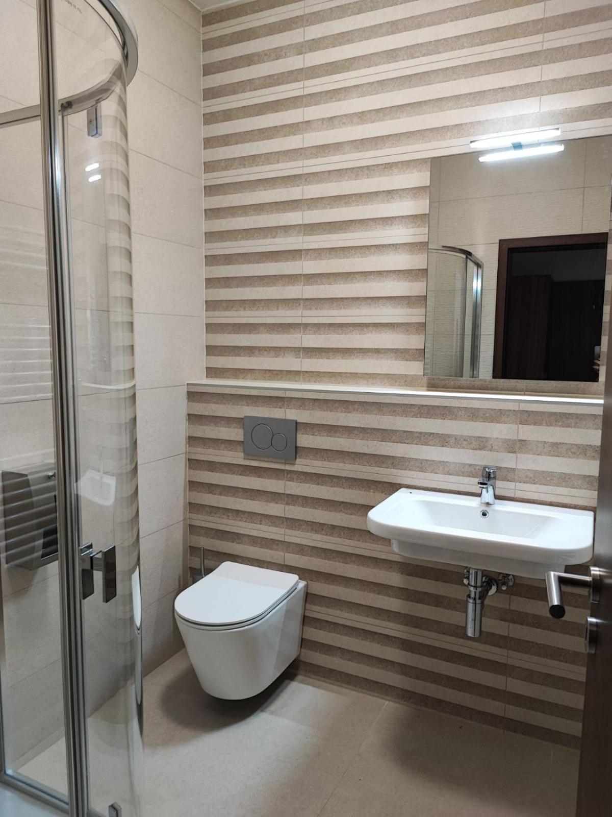 River Apartmanhaz Jászberény Buitenkant foto