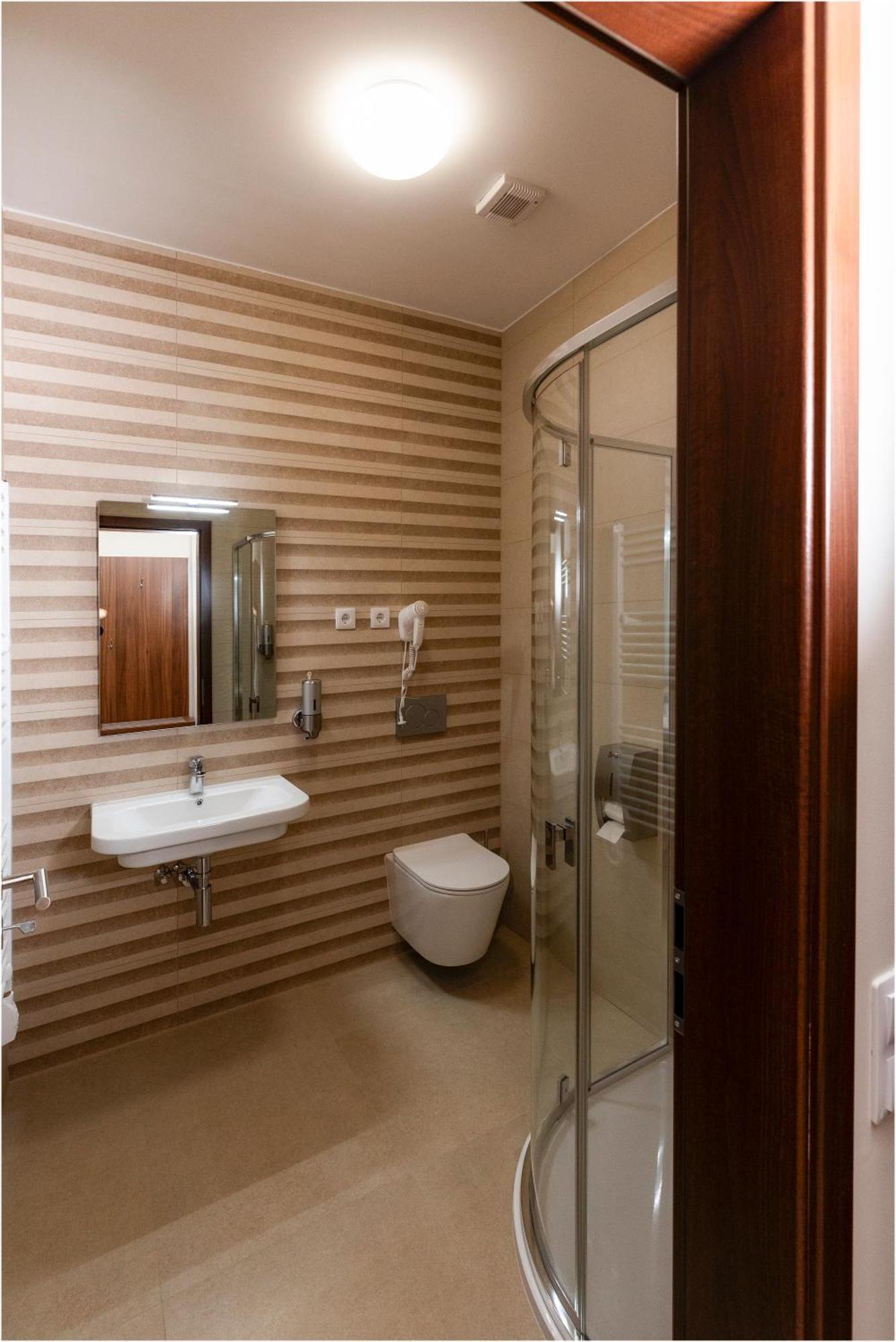 River Apartmanhaz Jászberény Buitenkant foto